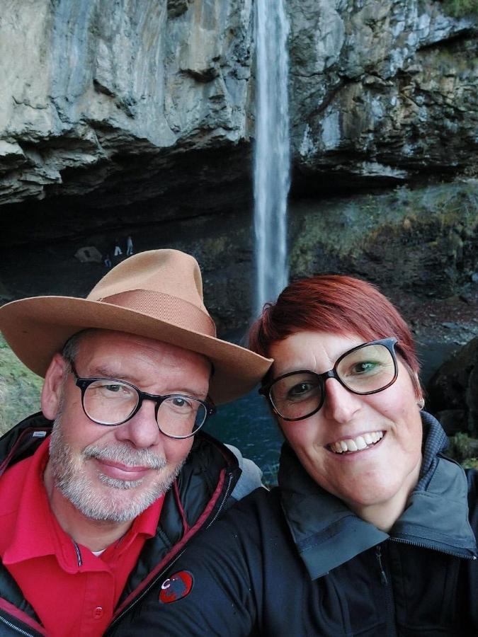Zimmer Mit Eigenem Badezimmer Näfels エクステリア 写真